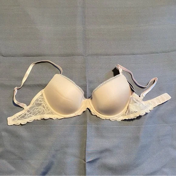 Calvin Klein Underwear, Intimates & Sleepwear, 32d Calvin Klein Tan Cream Cup  Bra